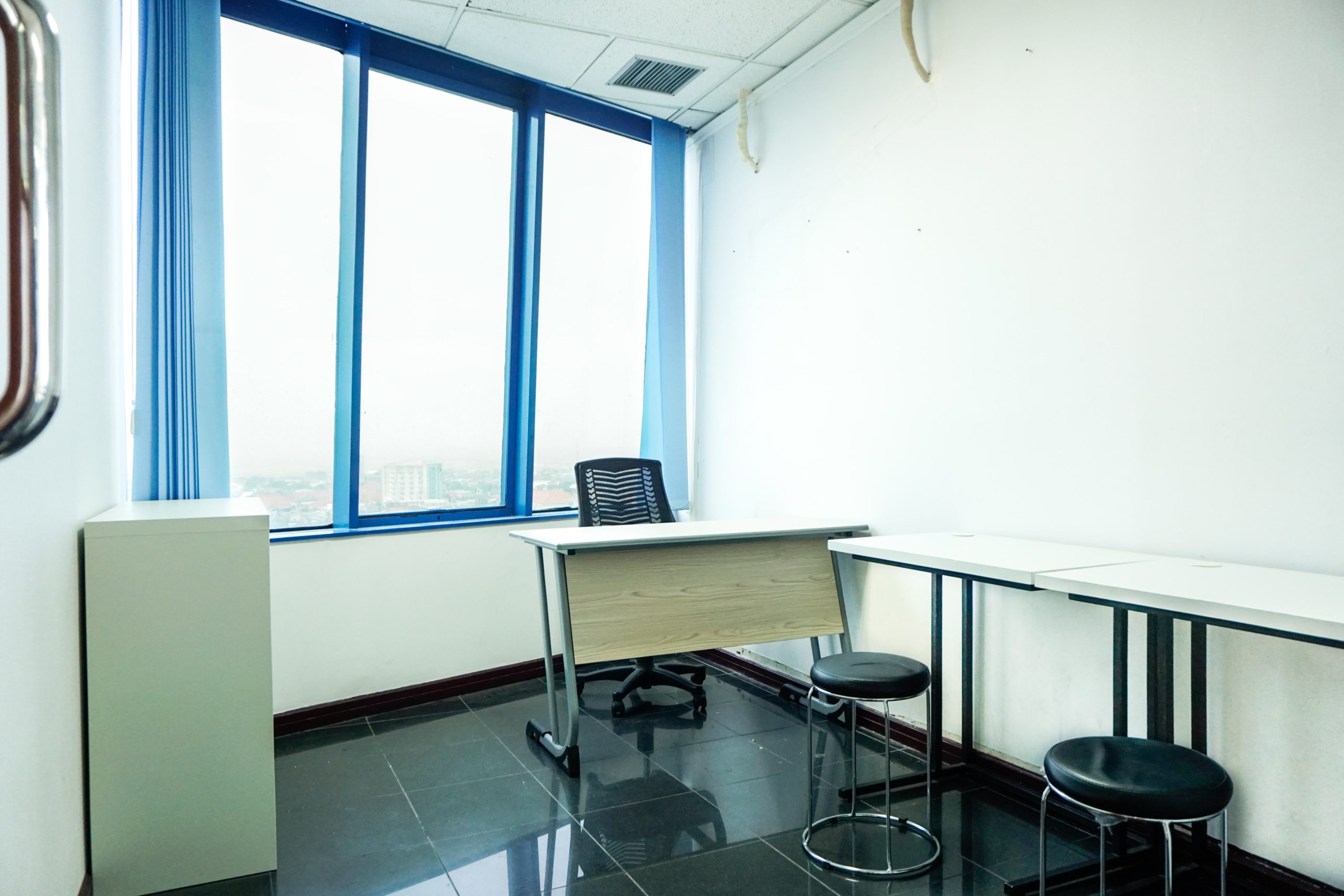 Sewa Shared Office Murah di Surabaya | Solutions For a Better Business (0811 52 1000) 3 GRAHA OFFICE SHARED OFFICE